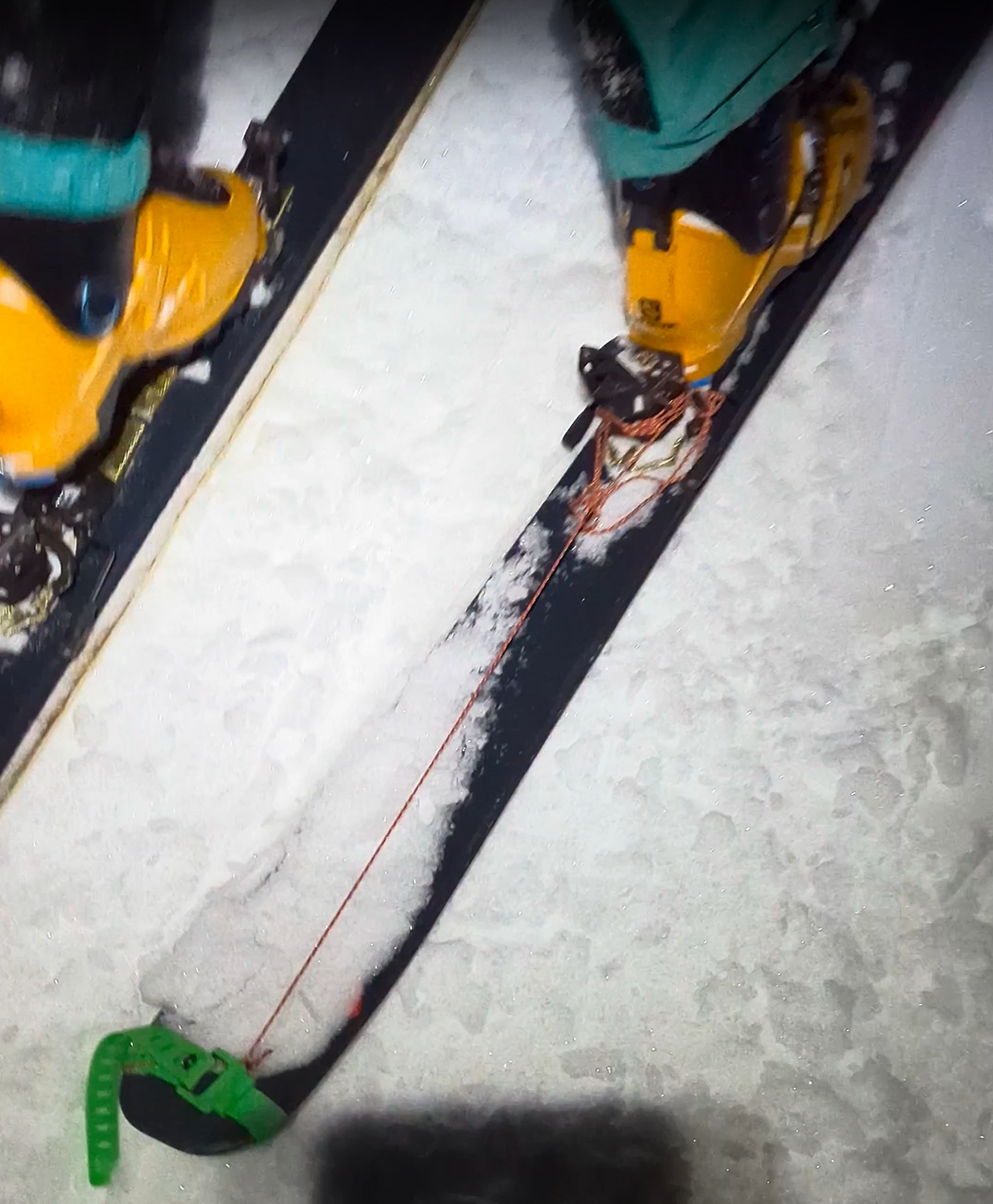 Henk's skins held on with ski straps an a length of cord