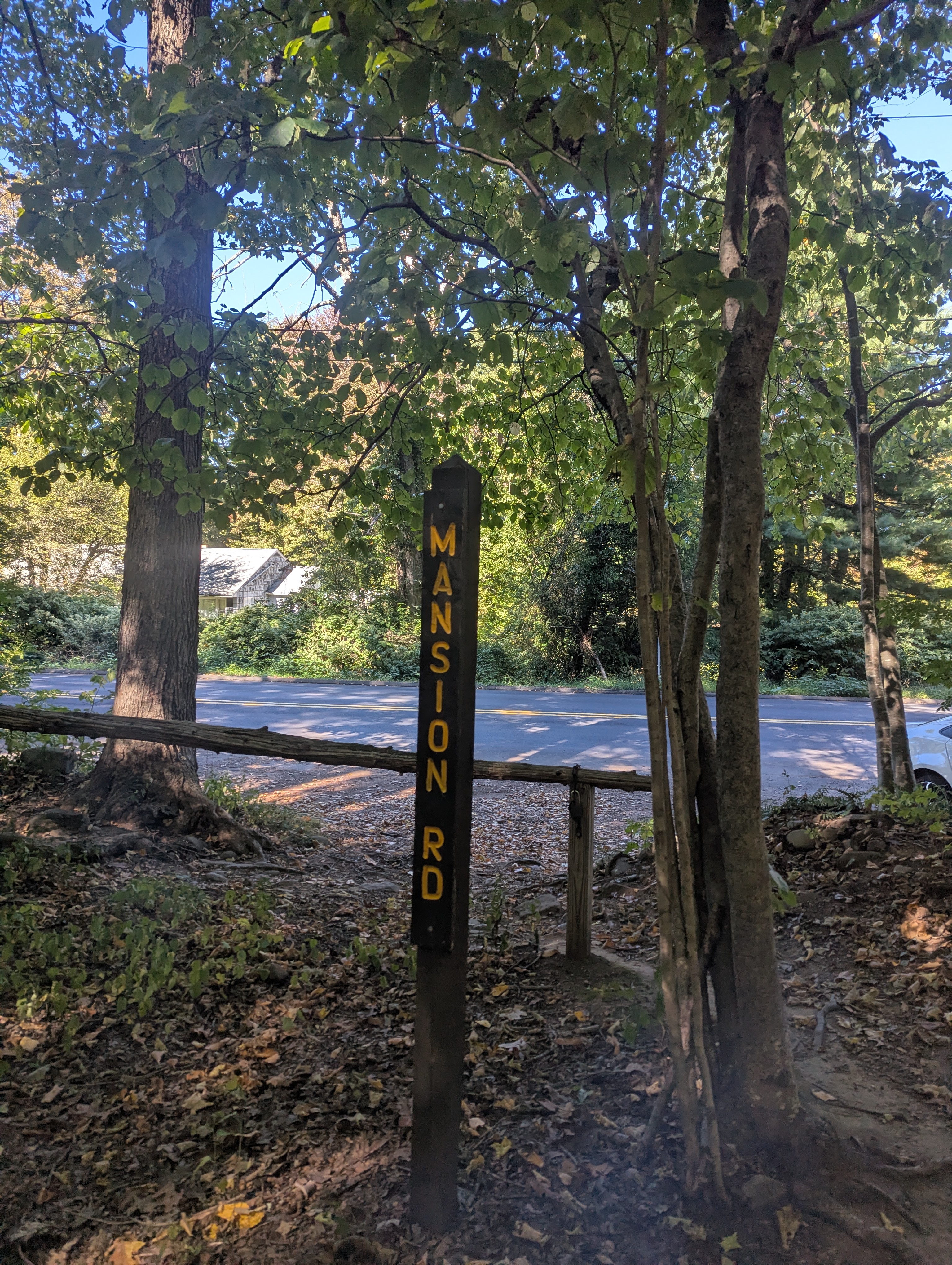 Mansion Road Trail Sign
